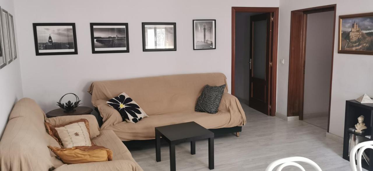 Villa "Luna De Segovia" Leganés Exterior foto